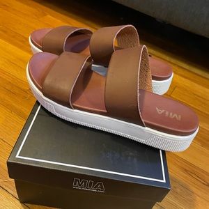 Brand New MIA Size 8 Cognac Sandals